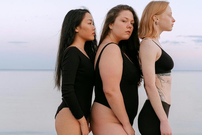What Is an Hourglass Figure - curvy body type
